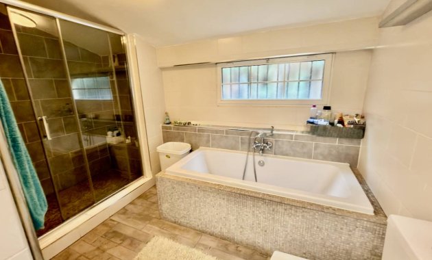 Herverkoop - Vrijstaande woning / Villa -
Almoradí - Heredades