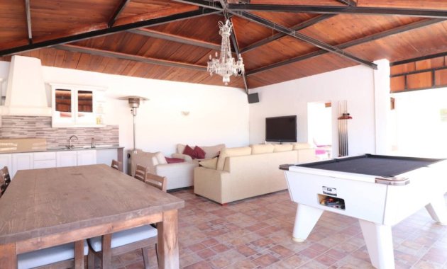 Herverkoop - Vrijstaande woning / Villa -
Almoradí - Heredades