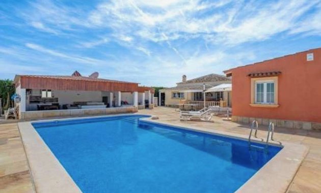 Herverkoop - Vrijstaande woning / Villa -
Almoradí - Heredades