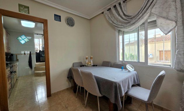 Herverkoop - Vrijstaande woning / Villa -
La Marina - La Marina Urb