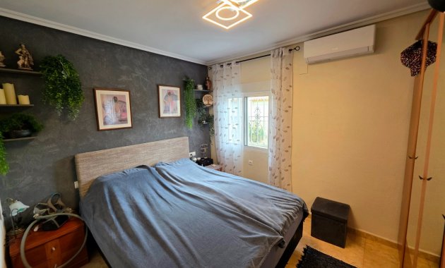 Herverkoop - Vrijstaande woning / Villa -
La Marina - La Marina Urb