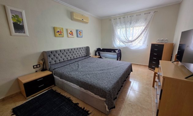 Herverkoop - Vrijstaande woning / Villa -
La Marina - La Marina Urb