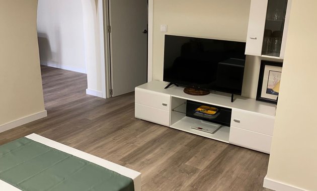 Herverkoop - Vrijstaande woning / Villa -
La Marina - La Marina Urb