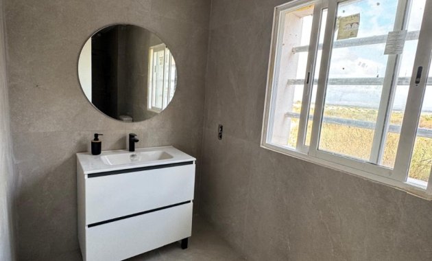 Herverkoop - Vrijstaande woning / Villa -
La Marina del Pinet - La Marina