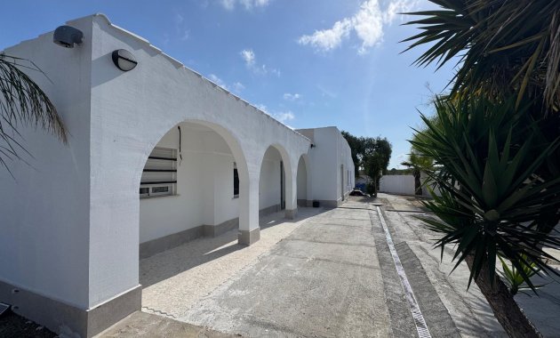 Herverkoop - Vrijstaande woning / Villa -
La Marina del Pinet - La Marina