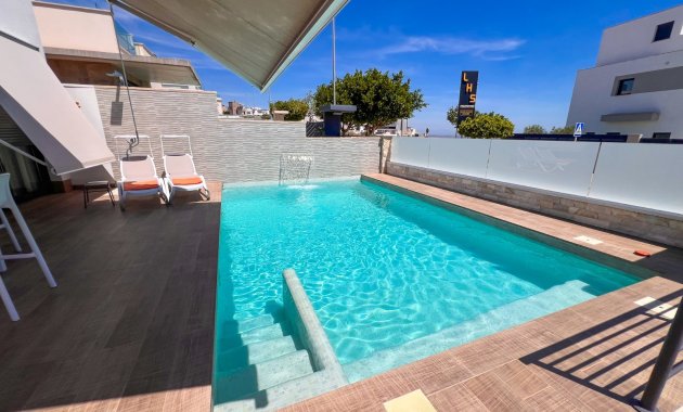 Herverkoop - Vrijstaande woning / Villa -
San Miguel de Salinas