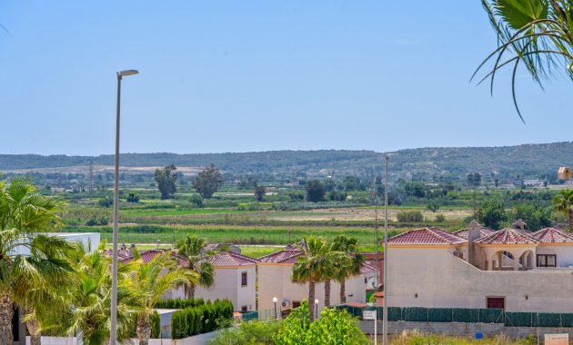 Wiederverkauf - Freistehend / Villa -
La Marina