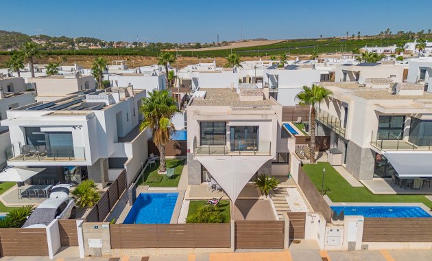 Wiederverkauf - Freistehend / Villa -
Orihuela - Entre Naranjos Vistabella Golf