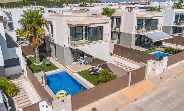 Wiederverkauf - Freistehend / Villa -
Orihuela - Entre Naranjos Vistabella Golf