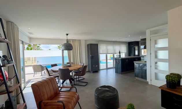 Herverkoop - Vrijstaande woning / Villa -
La Marina