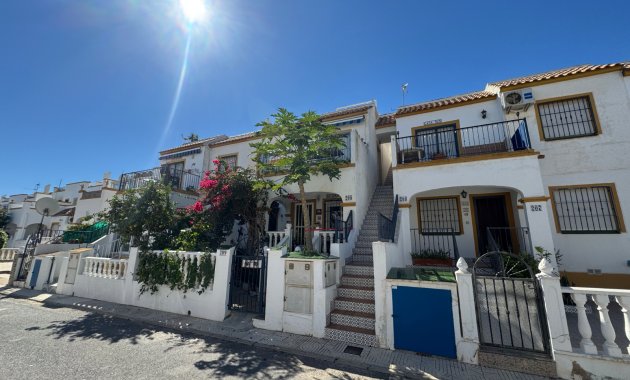 Wiederverkauf - Penthouse -
Orihuela Costa - Los Almendros-La Florida