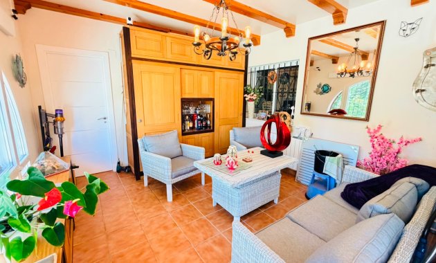 Herverkoop - Vrijstaande woning / Villa -
Daya Vieja