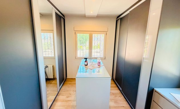 Herverkoop - Vrijstaande woning / Villa -
Daya Vieja