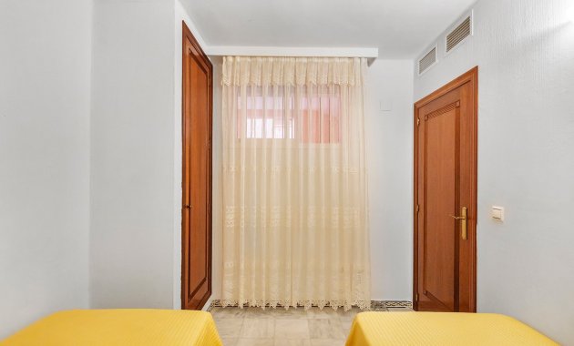 Wiederverkauf - Apartment -
Torrevieja - Playa de los locos