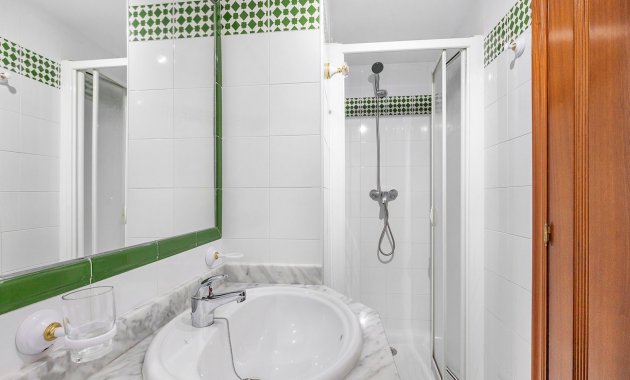 Wiederverkauf - Apartment -
Torrevieja - Playa de los locos