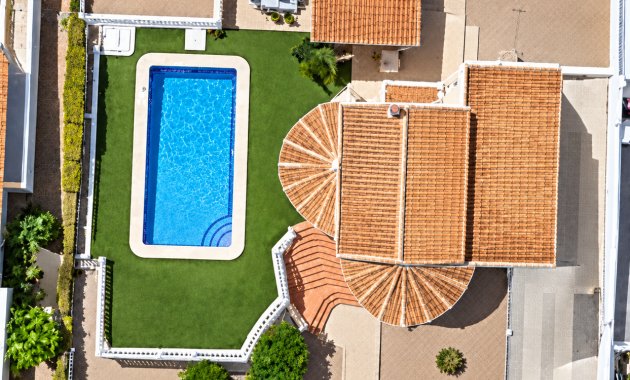 Reventa - Independiente / Villa -
Ciudad Quesada - Rojales - Urbanización Ciudad Quesada