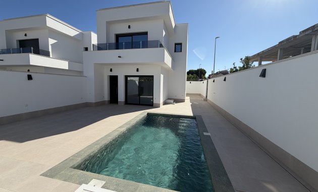 New Build - Detached House / Villa -
Heredades