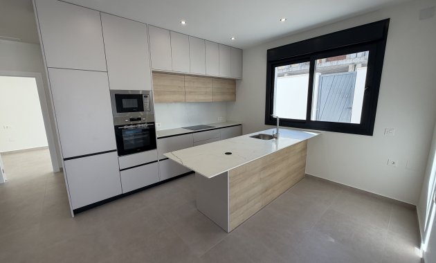 New Build - Detached House / Villa -
Heredades
