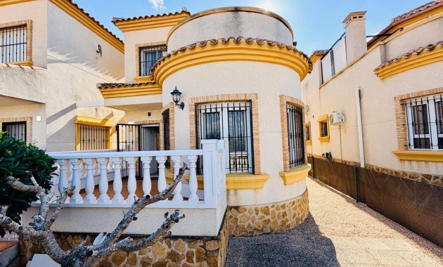 Resale - Detached House / Villa -
Los Montesinos - La Herrada