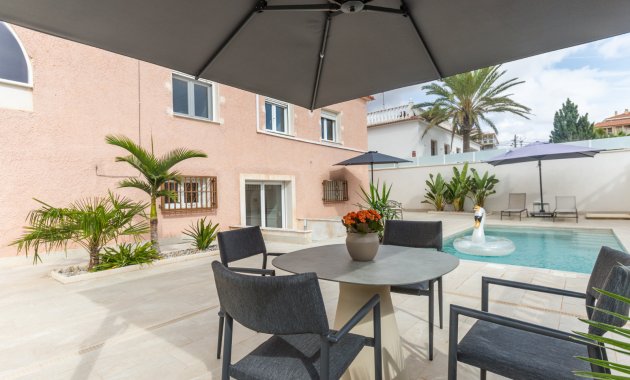 Resale - Semi - Detached Villa -
Punta Prima