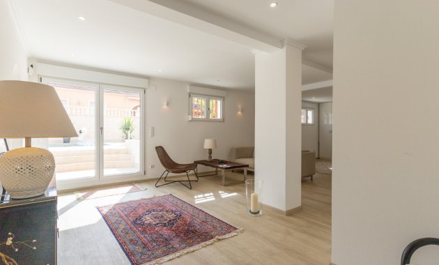 Resale - Semi - Detached Villa -
Punta Prima