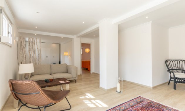 Resale - Semi - Detached Villa -
Punta Prima