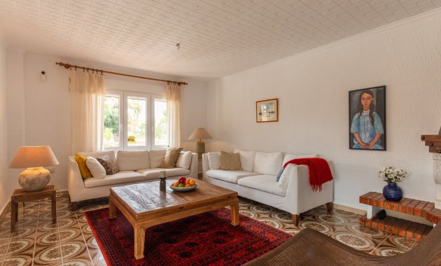 Resale - Semi - Detached Villa -
Punta Prima