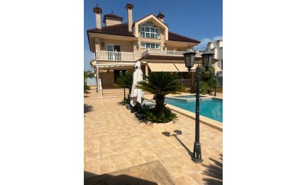 Herverkoop - Villa -
Torrevieja - La Veleta