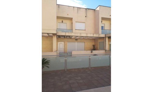 Herverkoop - Rijwoning -
Los Montesinos - La Herrada