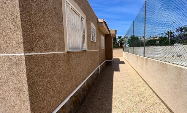 Resale - Detached House / Villa -
Ciudad Quesada