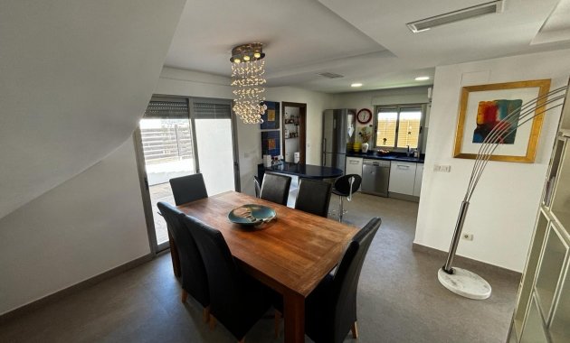 Revente - Détaché / Villa -
Cox