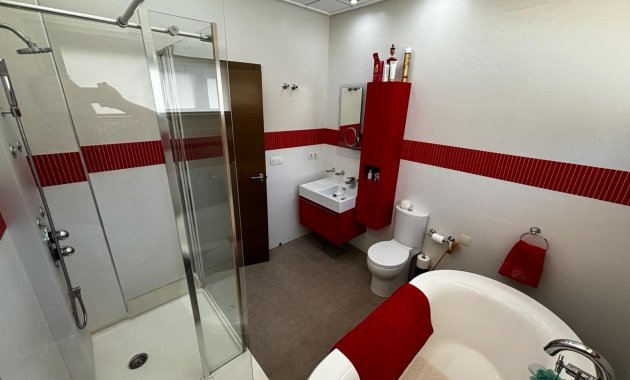 Revente - Détaché / Villa -
Cox