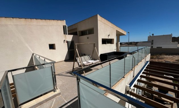 Revente - Détaché / Villa -
Cox