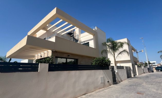 Resale - Detached House / Villa -
Los Montesinos - La Herrada