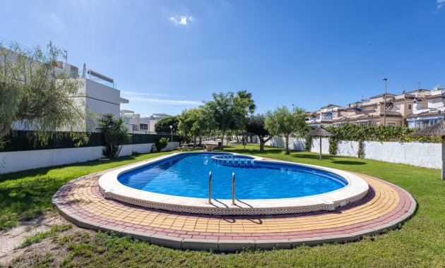 Herverkoop - Rijwoning -
Orihuela Costa - Villamartín