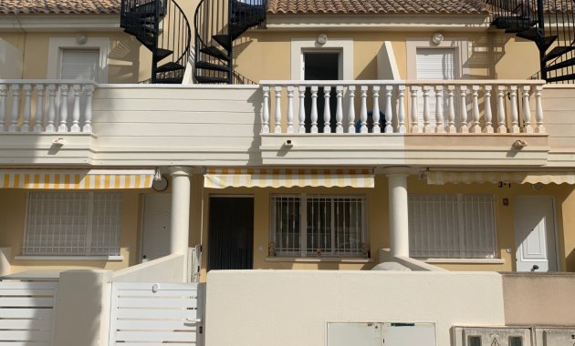 Herverkoop - Rijwoning -
Orihuela Costa - Lomas de Cabo Roig