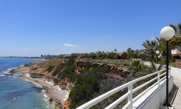 Herverkoop - Rijwoning -
Orihuela Costa - Lomas de Cabo Roig