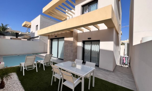 Herverkoop - Vrijstaande woning / Villa -
Los Montesinos - Los Montesinos - Urb. La Herrada