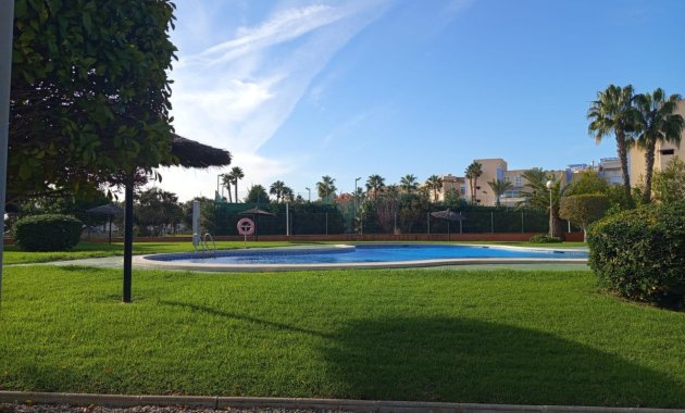 Herverkoop - Rijwoning -
Orihuela Costa - Cabo Roig