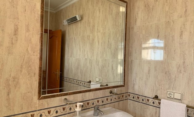 Resale - Town House -
Guardamar del Segura - El Raso