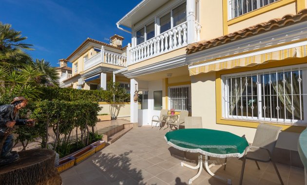 Herverkoop - Geschakelde Villa -
La Mata - Playa