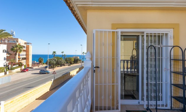 Resale - Semi - Detached Villa -
La Mata - Playa