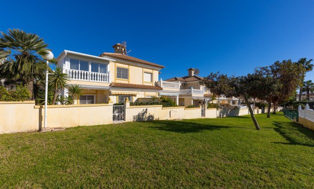 Resale - Semi - Detached Villa -
La Mata - Playa