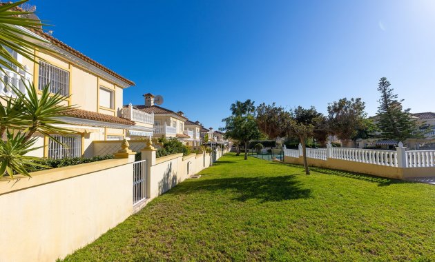 Resale - Semi - Detached Villa -
La Mata - Playa