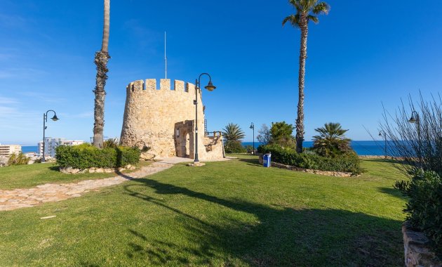 Herverkoop - Geschakelde Villa -
La Mata - Playa