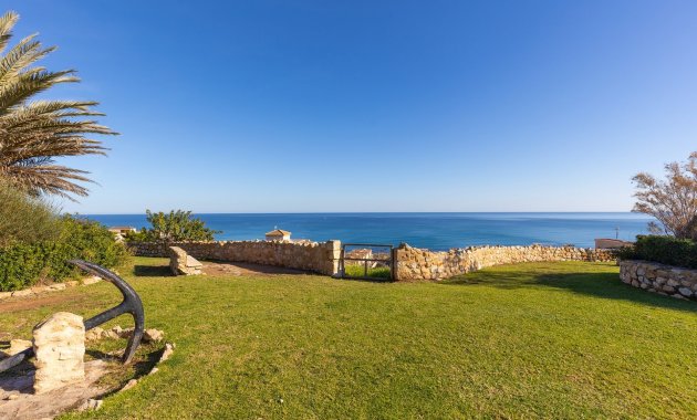 Herverkoop - Geschakelde Villa -
La Mata - Playa