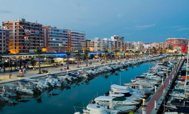 Neue Gebäude - Apartment -
Santa Pola - Estacion de autobuses