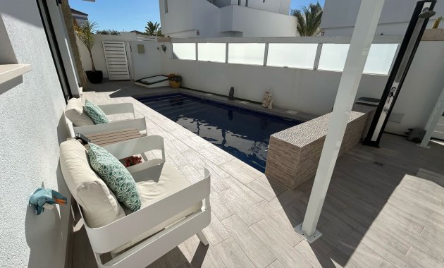 Resale - Detached House / Villa -
Los Montesinos - La Herada