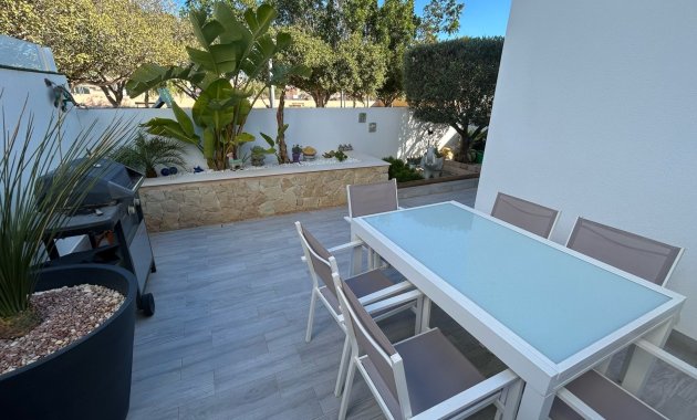 Resale - Detached House / Villa -
Los Montesinos - La Herada