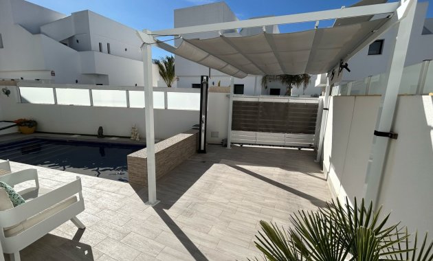 Resale - Detached House / Villa -
Los Montesinos - La Herada